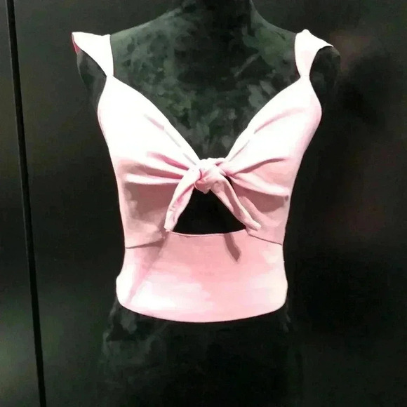 Balboa Los Angeles Front tie knot,cut out,low V, ruffle shoulder,rib knit crop - Picture 1 of 10